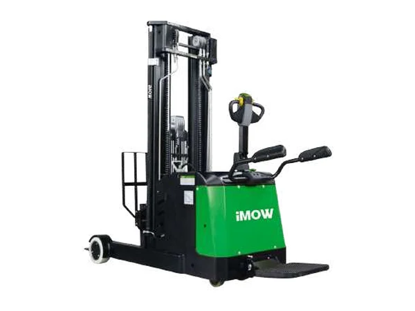 Reach stacker iMOW CQE12R dan CQE15R kapasitas 1,2 sampai 1,5 ton
